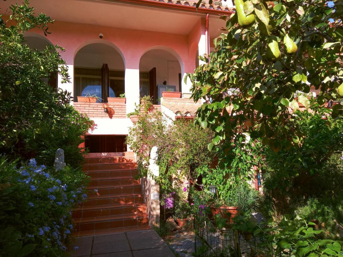 Villa Corrias Siliqua Екстериор снимка