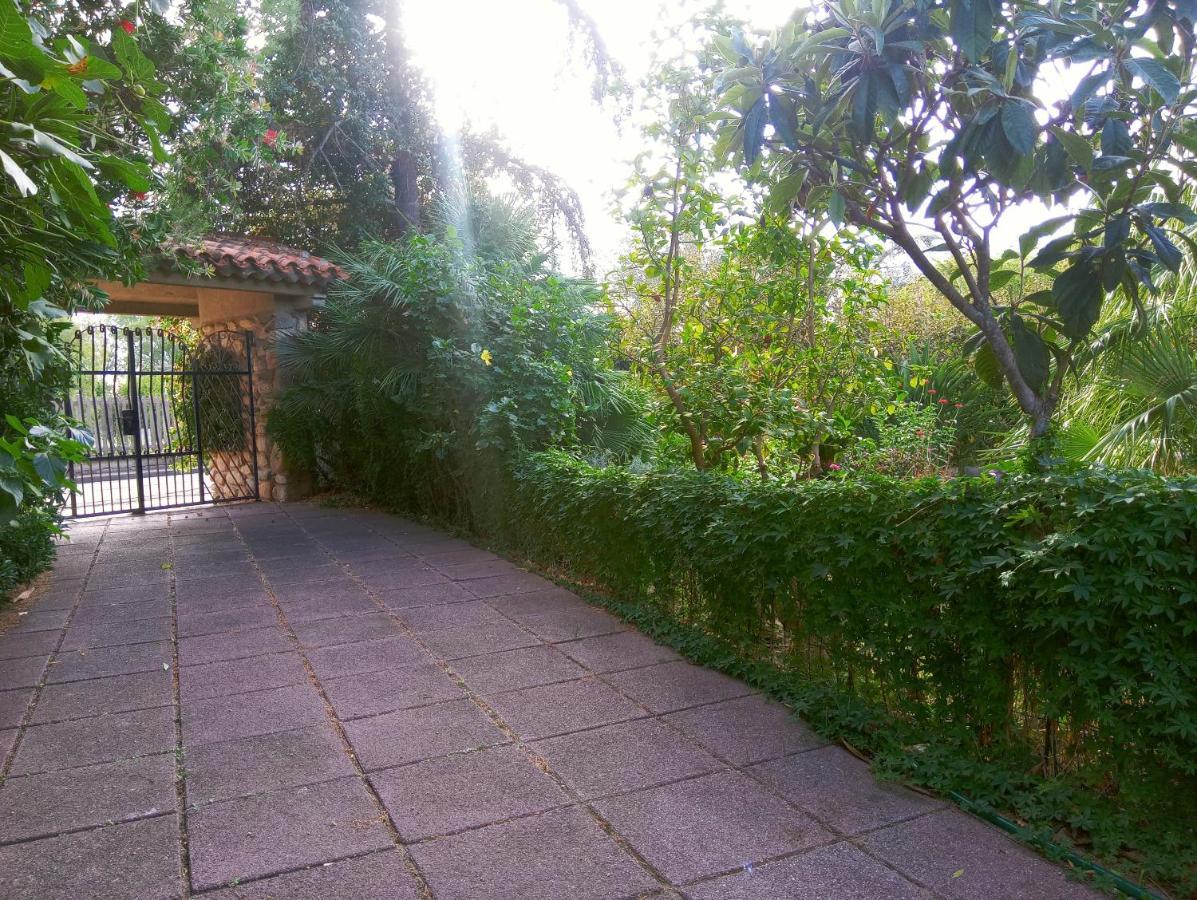 Villa Corrias Siliqua Екстериор снимка