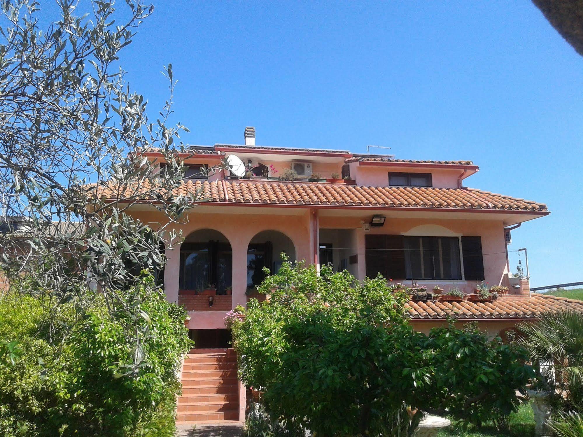 Villa Corrias Siliqua Екстериор снимка