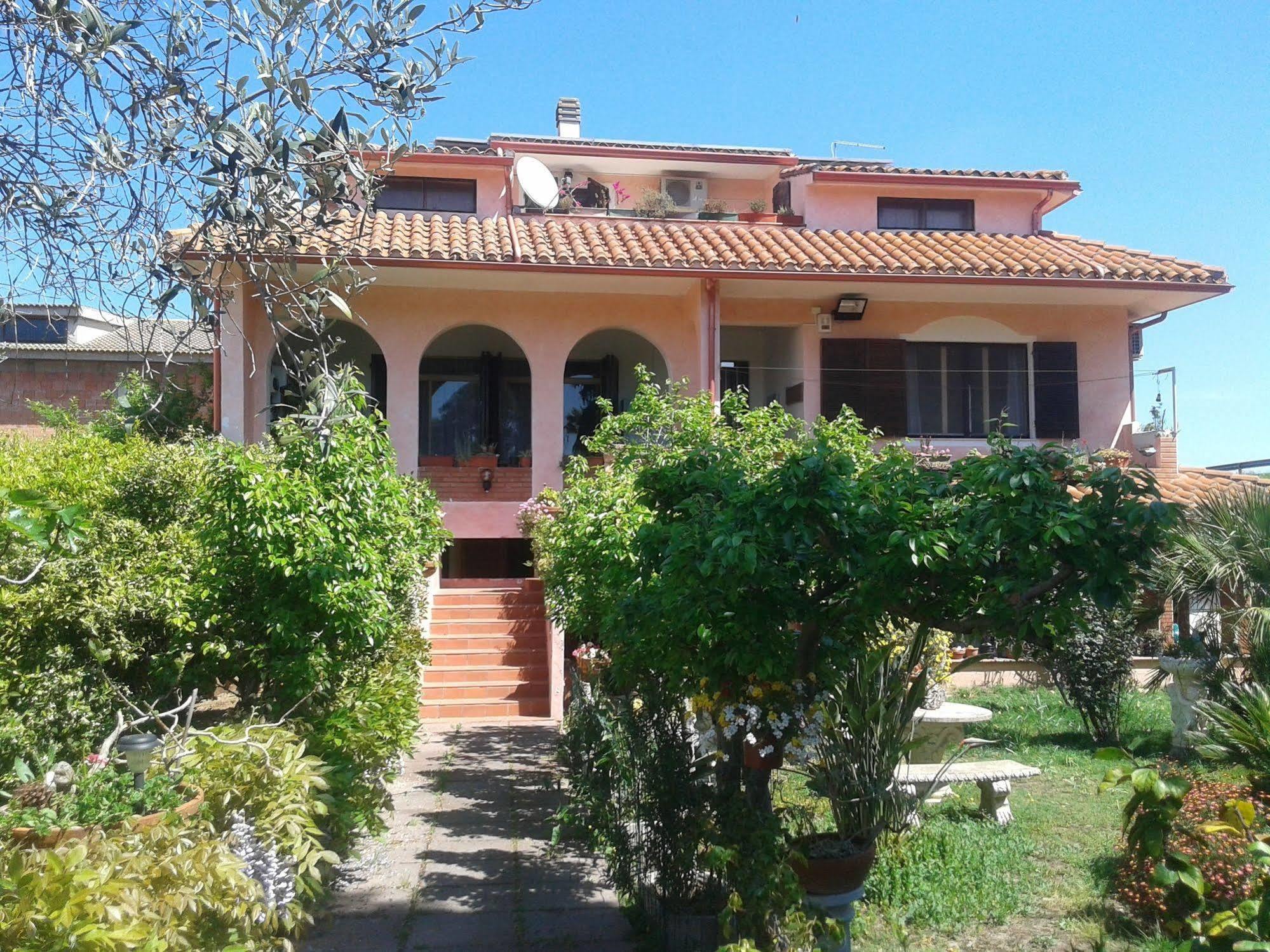Villa Corrias Siliqua Екстериор снимка